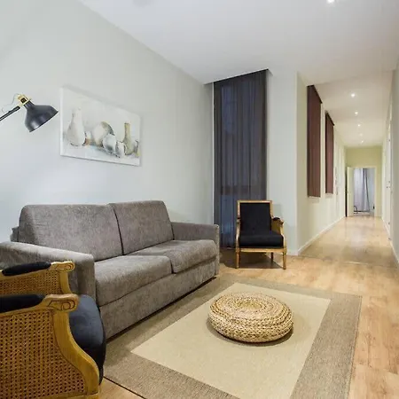Bright And Modern 4bedroom With Terrace In Ramblas P2 Barcellona
