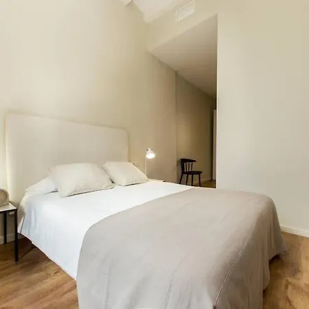 Bright And Modern 4bedroom With Terrace In Ramblas P2 Barcelona